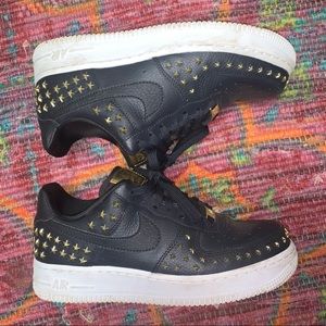 Nike black star studded